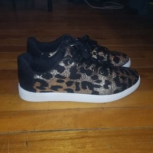 Shiney Cheetah Sneakers Women 9.5